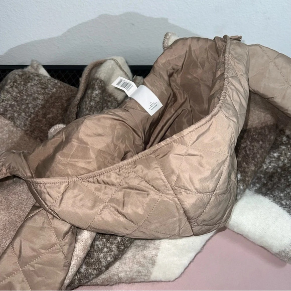 NWT Time & Tru Brown plaid poncho size L-XL Hooded Cozy 30% Recycled Fibers - Picture 6 of 16